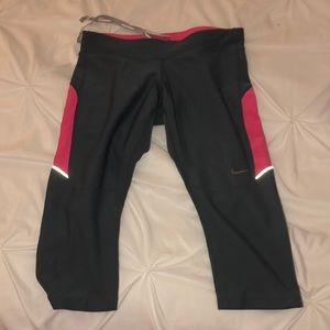 Nike Cropped Leggings
